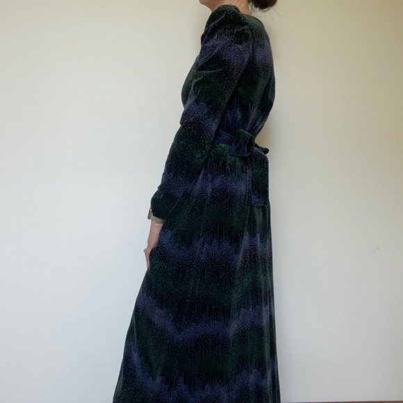 Vintage Velvet Maxi Dress - Picture 4 of 9